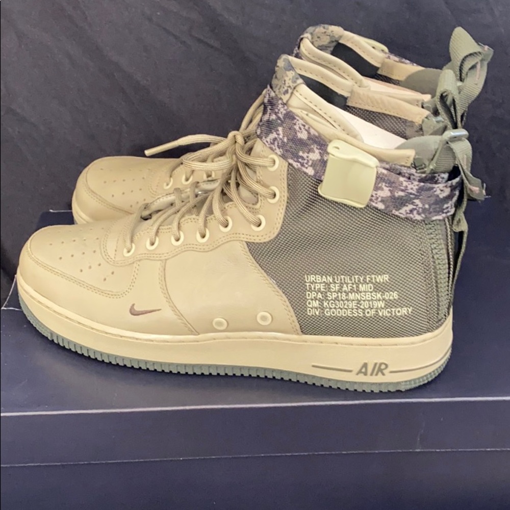 Mens Nike SF AF1 MID 10.5